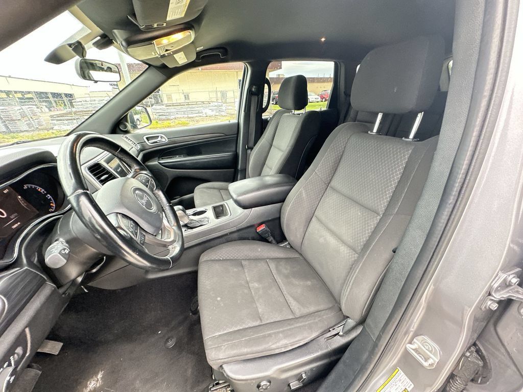 Used 2021 Jeep Grand Cherokee Laredo RWD image 18
