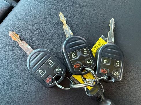 Used 2012 Ford F250 Lariat w/ Lariat Interior Pkg image 29