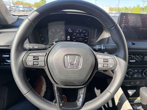 Used 2025 Honda Accord EX-L image 17