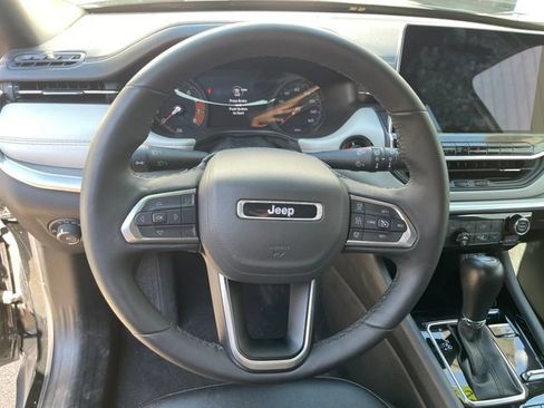 Used 2025 Jeep Compass Limited AWD/4WD image 14