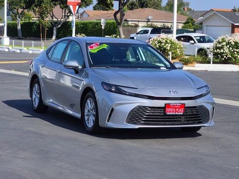 Used 2025 Toyota Camry LE FWD image 3