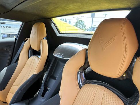 Used 2025 Chevrolet Corvette Z06 RWD image 25