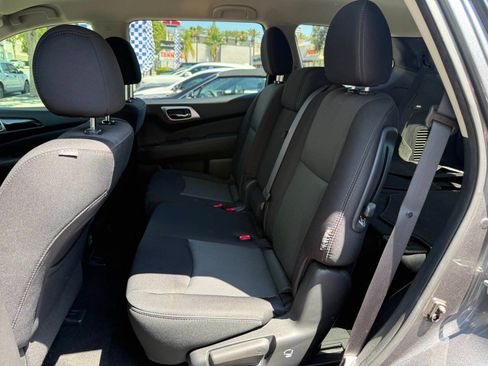 Used 2018 Nissan Pathfinder S FWD image 30