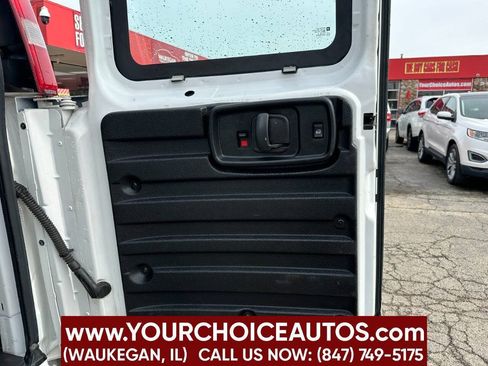 Used 2017 Chevrolet Express 2500 Extended RWD image 12