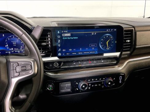 Used 2025 Chevrolet Silverado 1500 LT AWD/4WD image 9
