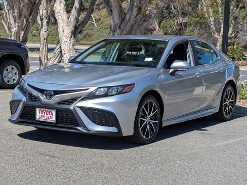 Used 2023 Toyota Camry SE FWD image 11