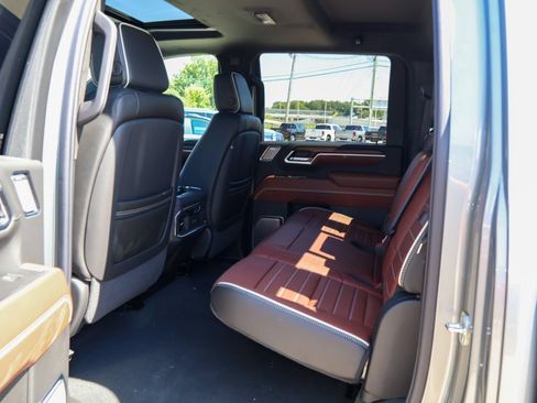 New 2026 GMC Sierra 3500 Denali Ultimate AWD/4WD image 12
