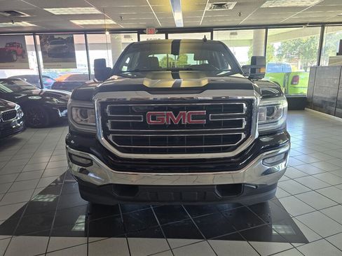 Used 2017 GMC Sierra 1500 SLE w/ SLE Value Package RWD image 2