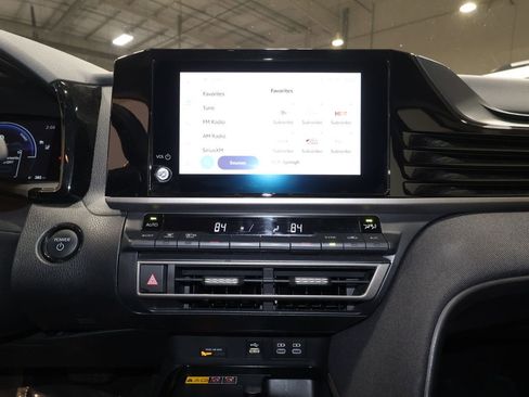 Used 2025 Toyota Camry LE image 16