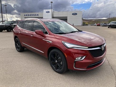 Used 2023 Buick Enclave Essence w/ Sport Touring Edition image 3