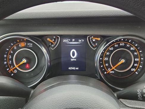 Used 2023 Jeep Wrangler Sport image 29