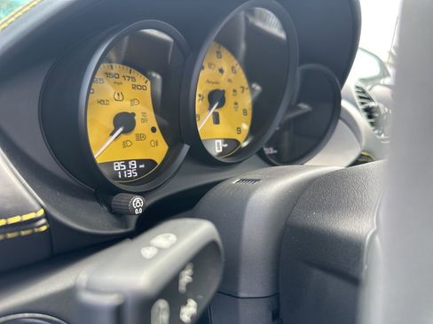 Used 2021 Porsche 718 Boxster Spyder RWD image 2