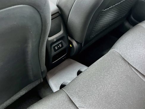 Certified 2026 Hyundai Venue SEL FWD image 24
