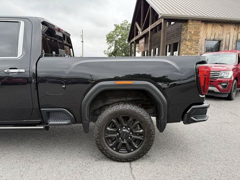 Used 2022 GMC Sierra 2500 Denali w/ Denali Black Diamond Edition AWD/4WD image 43