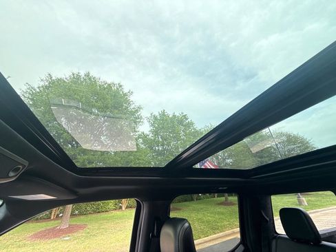 Used 2017 Ford F150 Platinum w/ Equipment Group 701A Luxury image 25