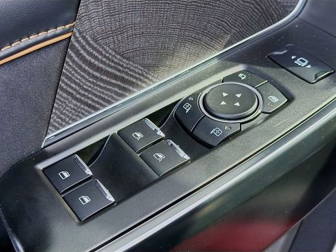 Used 2024 Ford F350 Platinum w/ FX4 Off-Road Package image 22