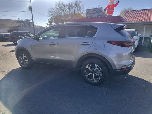 Used 2020 Kia Sportage LX image 3