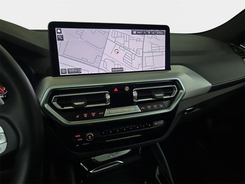 Used 2025 BMW X4 xDrive30i image 23