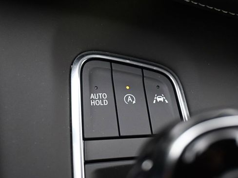 Certified 2024 Cadillac Escalade Sport Platinum w/ LPO, ONYX Package image 36