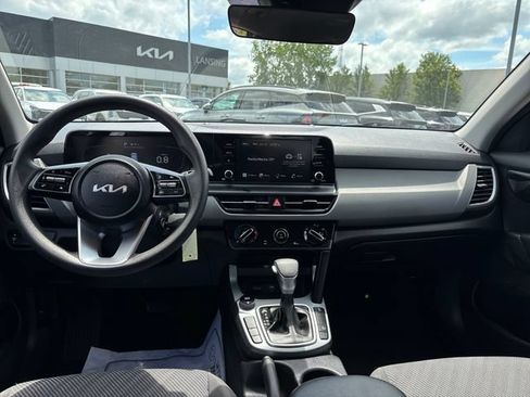 Used 2024 Kia Seltos LX AWD/4WD image 15