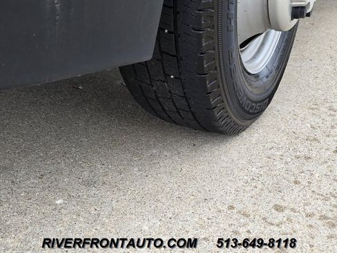Used 2021 Chevrolet Express 3500 w/ Driver Convenience Package RWD image 16