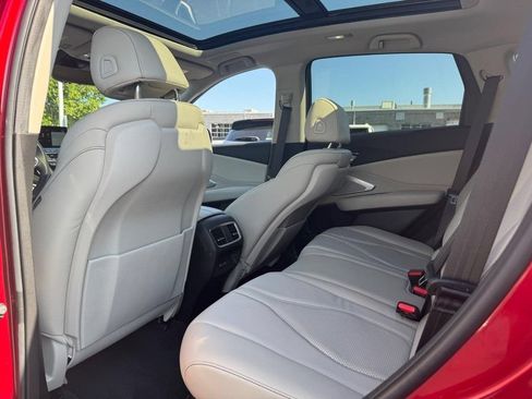 Certified 2025 Acura RDX SH-AWD w/ Technology Package image 12