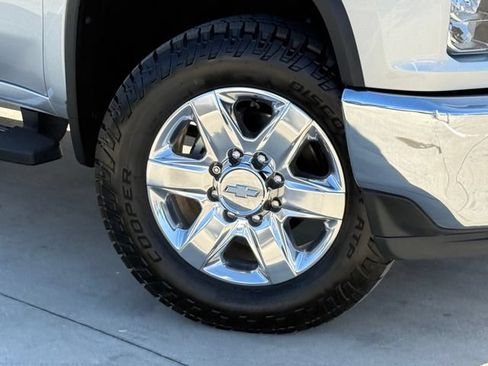 Used 2020 Chevrolet Silverado 2500 LTZ w/ LTZ Plus Package AWD/4WD image 2