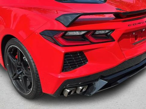 Used 2022 Chevrolet Corvette Stingray Premium Cpe w/ Z51 Performance Package RWD image 38