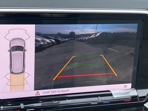 New 2026 Volkswagen Atlas SE image 9