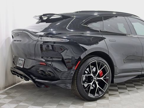 Used 2024 Aston Martin DBX 707 image 10