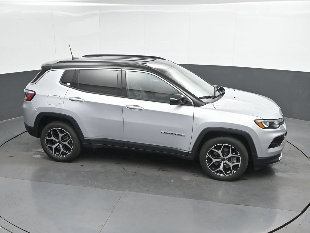 Used 2025 Jeep Compass Limited AWD/4WD image 32