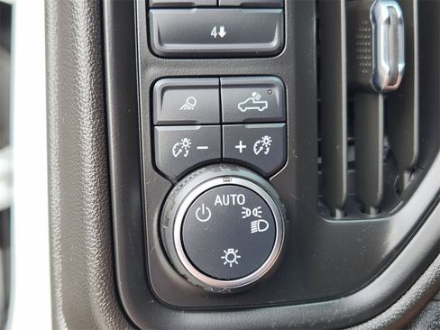 Used 2024 Chevrolet Silverado 2500 Custom w/ Custom Value Package image 26