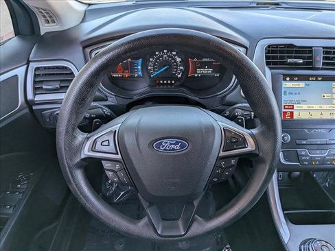Used 2019 Ford Fusion SE FWD image 13