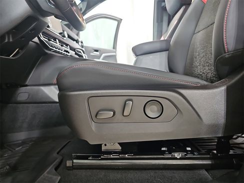 Certified 2023 Chevrolet Colorado Z71 w/ Z71 Convenience Package 2 image 32