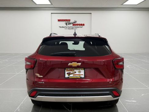 Used 2025 Chevrolet Trax LT w/ LT Convenience Package FWD image 6