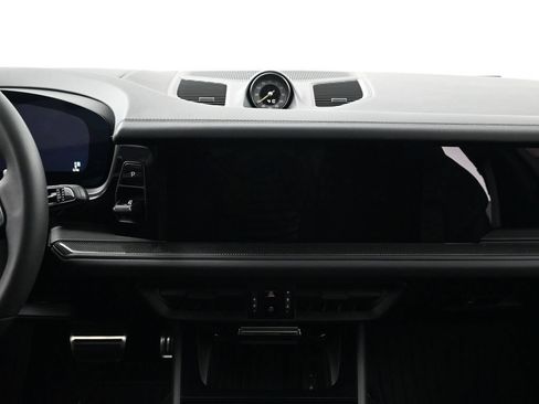 Certified 2025 Porsche Cayenne Turbo GT AWD/4WD image 11