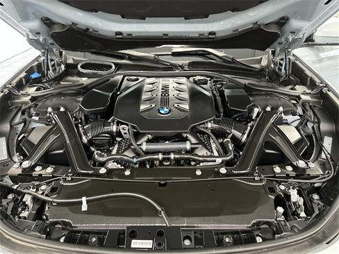 Used 2024 BMW 760i xDrive image 18