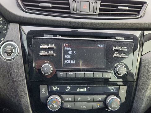 Used 2017 Nissan Rogue Sport SV image 41