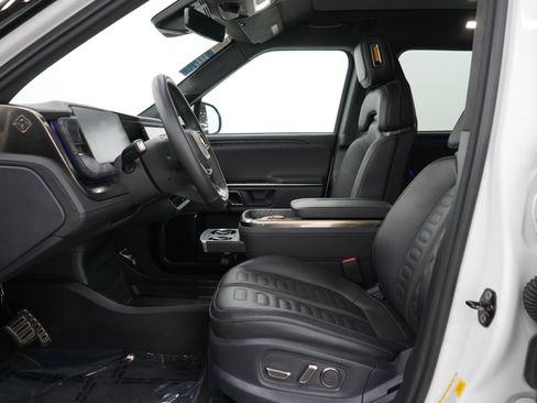 Used 2022 Rivian R1T Adventure AWD/4WD image 22