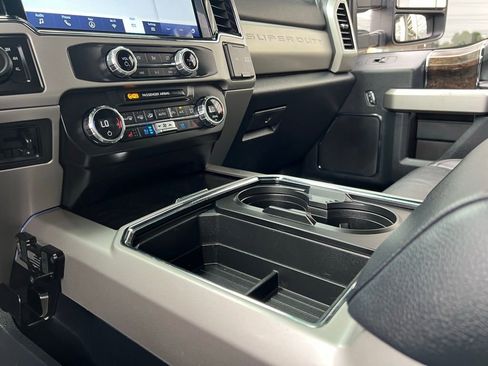 Used 2022 Ford F250 Lariat w/ Lariat Value Package image 47