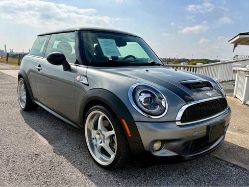 Used 2009 MINI Cooper S image 3