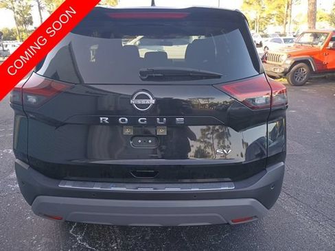 Used 2022 Nissan Rogue SV FWD image 4