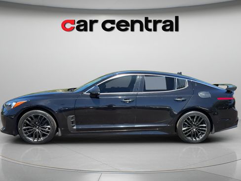 Used 2018 Kia Stinger AWD/4WD image 2