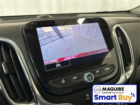 Used 2022 Chevrolet Equinox Premier image 12