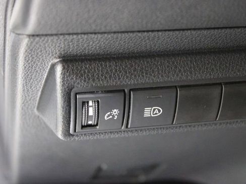 Used 2021 Toyota Corolla SE image 17