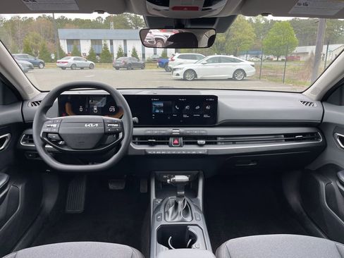 Used 2025 Kia K4 FWD image 8