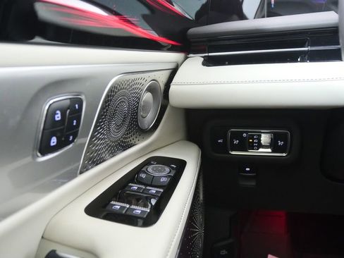 Used 2024 Lincoln Nautilus Black Label image 21