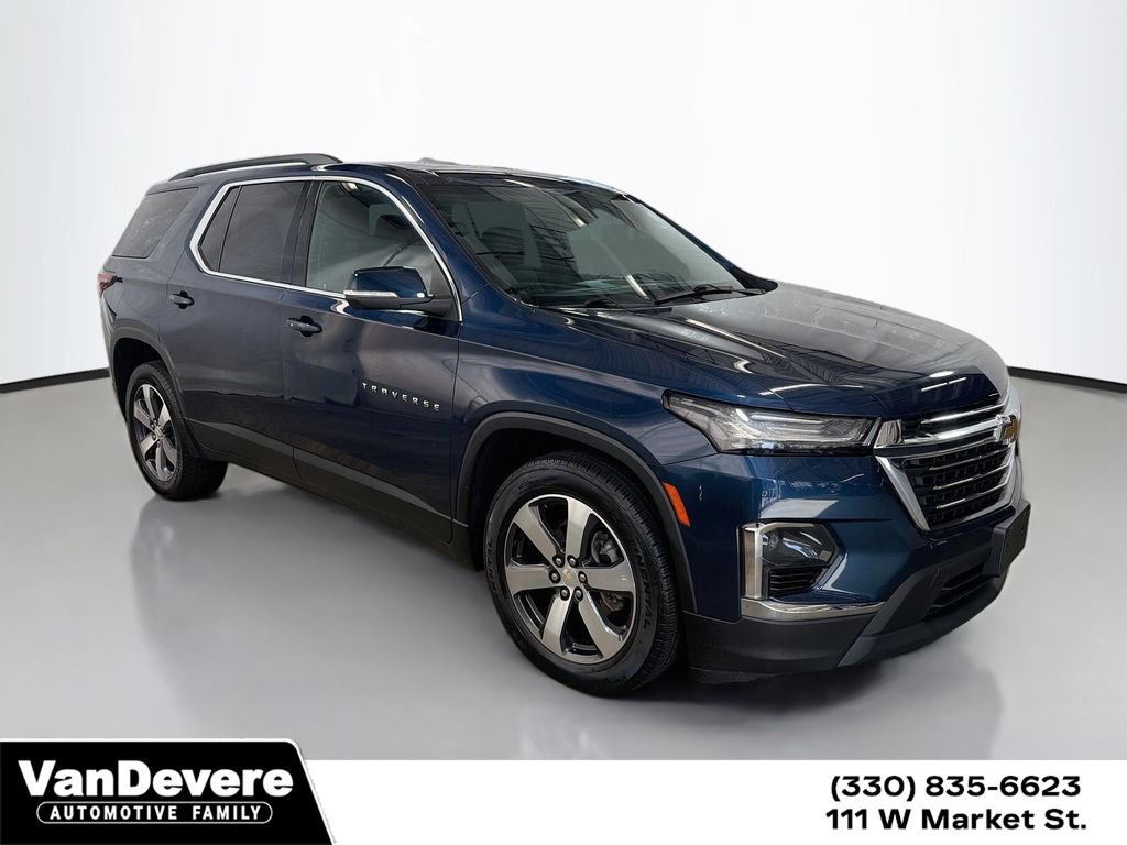 Used 2023 Chevrolet Traverse LT w/ LT Premium Package AWD/4WD image 1