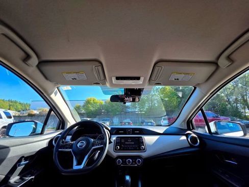 Used 2021 Nissan Versa SV FWD image 19