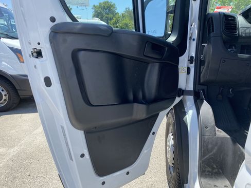 Used 2024 RAM ProMaster 2500 w/ Safety Group FWD image 14